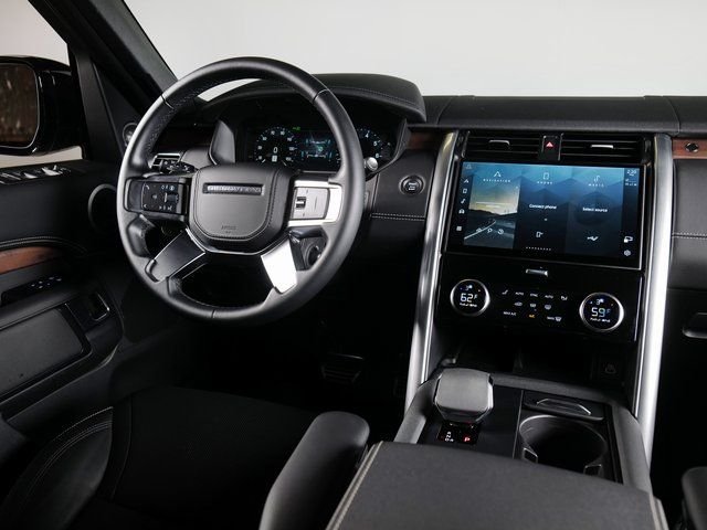 Certified Used 2025 Fuji White Land Rover Dynamic SE image 11
