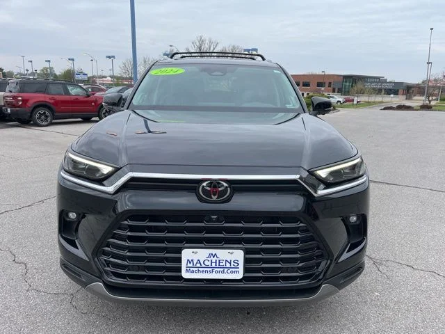 Used 2024 Black Toyota Platinum image 10