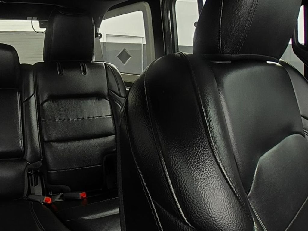 Used 2023 Gray Jeep Altitude image 23