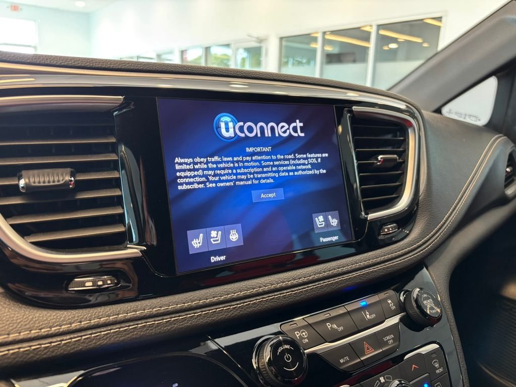 Used 2020 Gray Clearcoat Chrysler Limited image 19