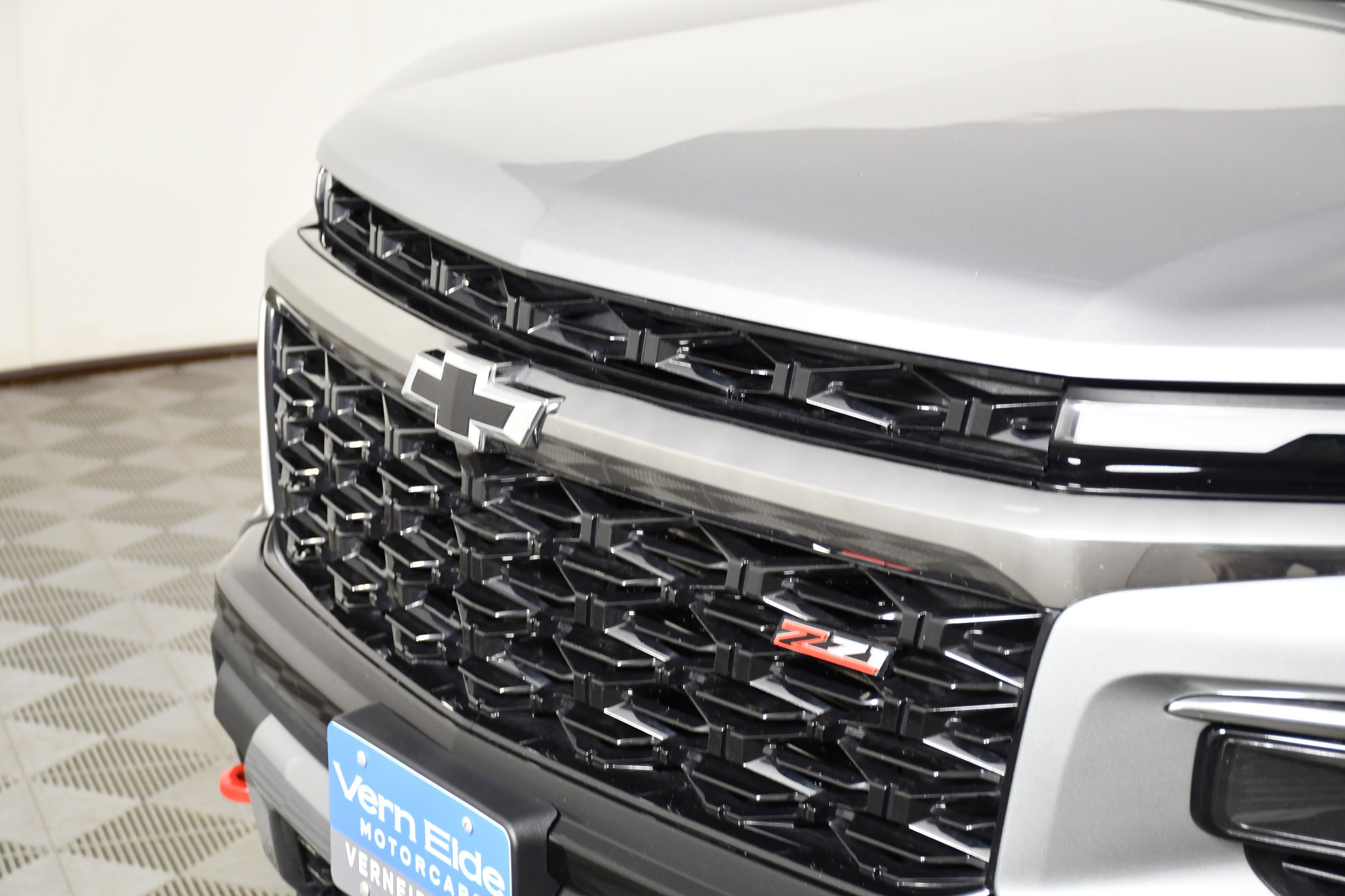 Used 2025 Sterling Gray Metallic Chevrolet AWD Z71 image 11