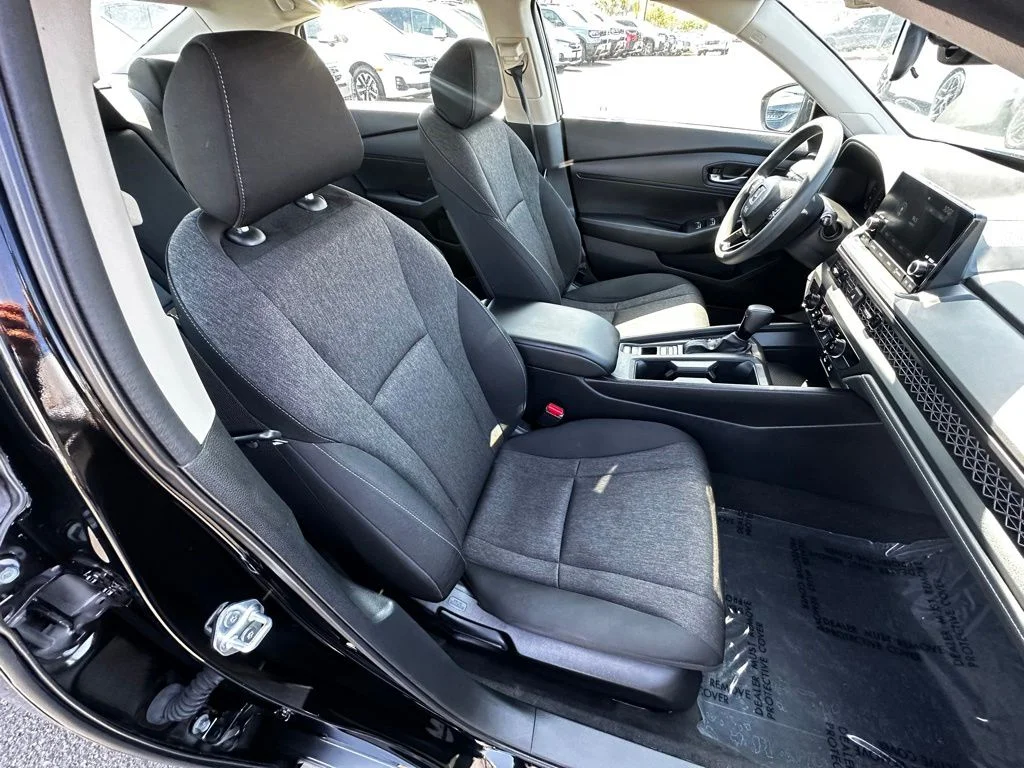 Used 2023  Honda LX image 13