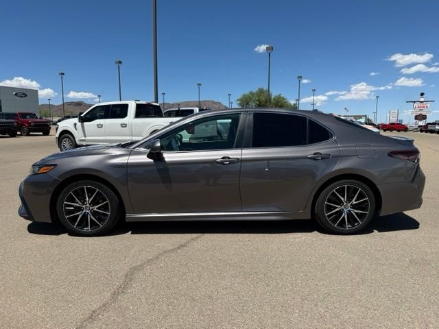 2021 Toyota Camry SE - Photo 10