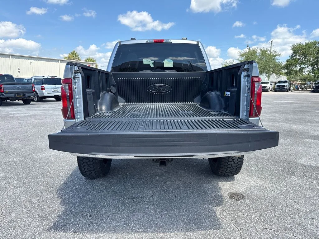 Used 2025 Silver Ford XLT w/ LIFTKIT image 28