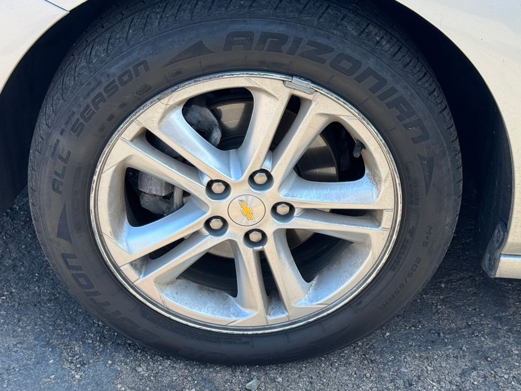 Used 2018 Silver Chevrolet LT image 17