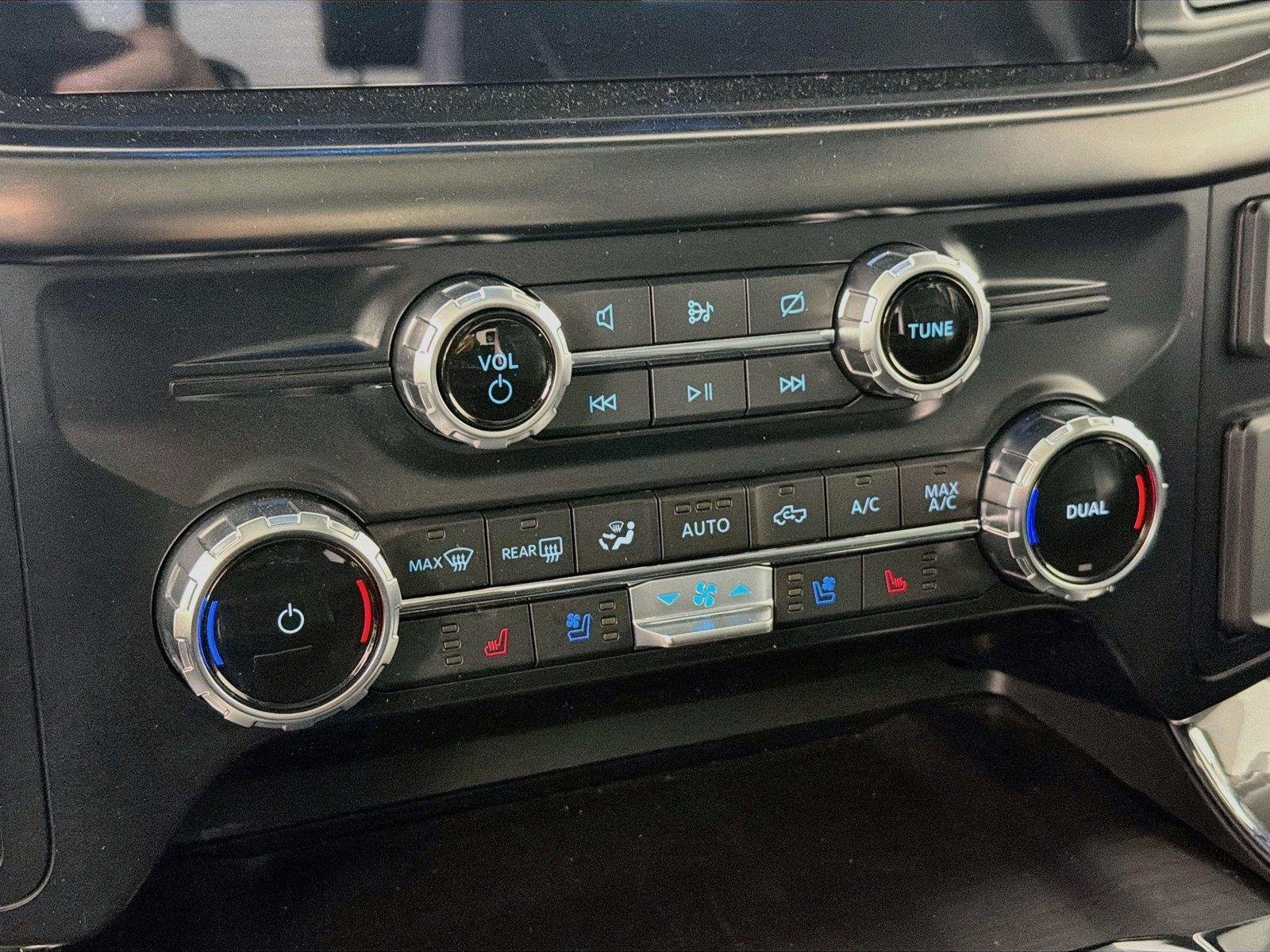Used 2023 Agate Black Ford LARIAT image 21