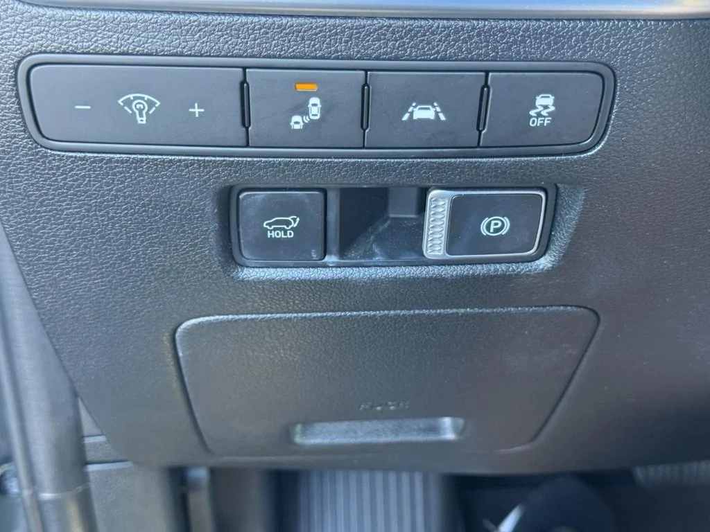 Used 2022 Gray Hyundai Limited image 21