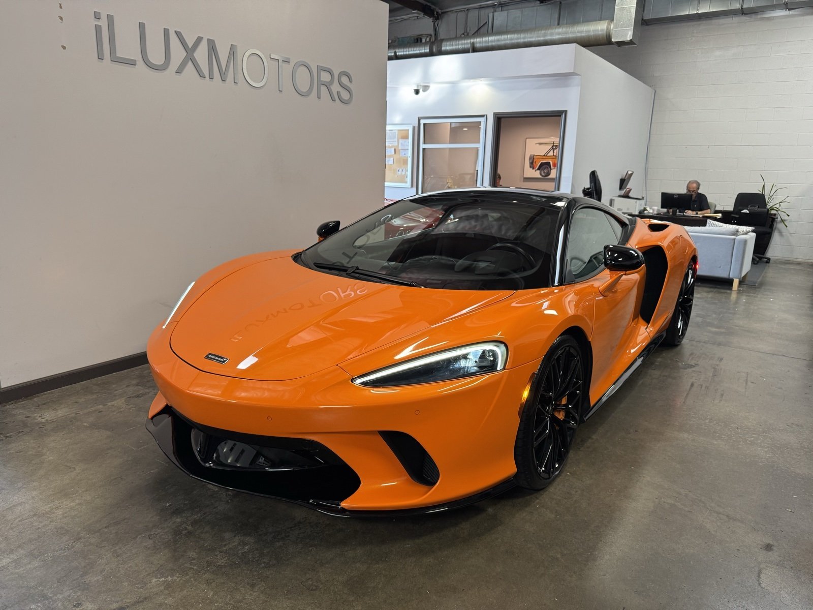 2022 McLaren GT Base