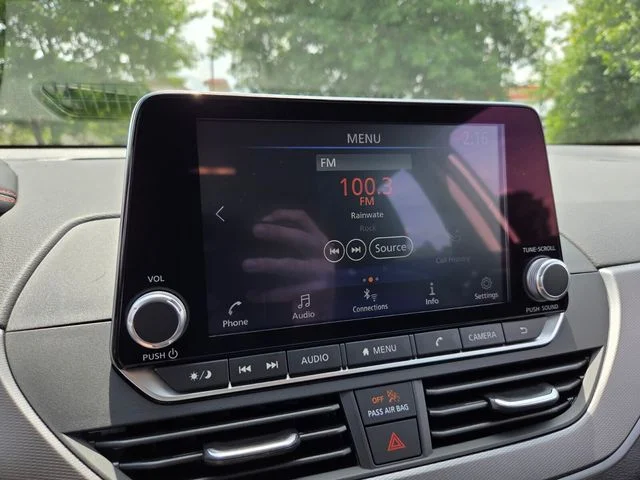 2025 Nissan Altima SR - Photo 20