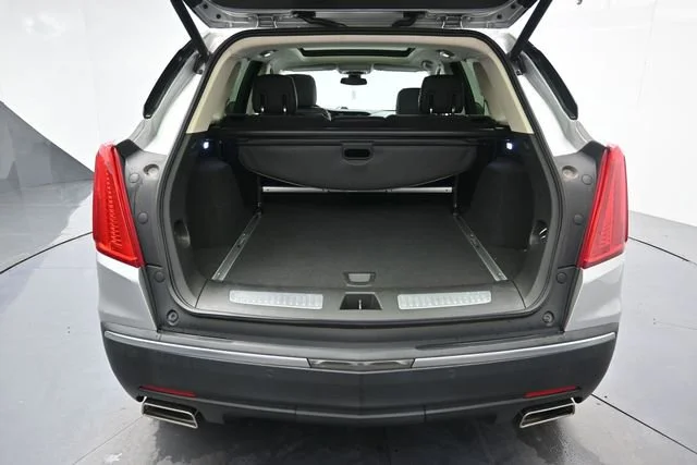 Used 2017 RADIANT SILVER METALLIC Cadillac Luxury FWD image 23