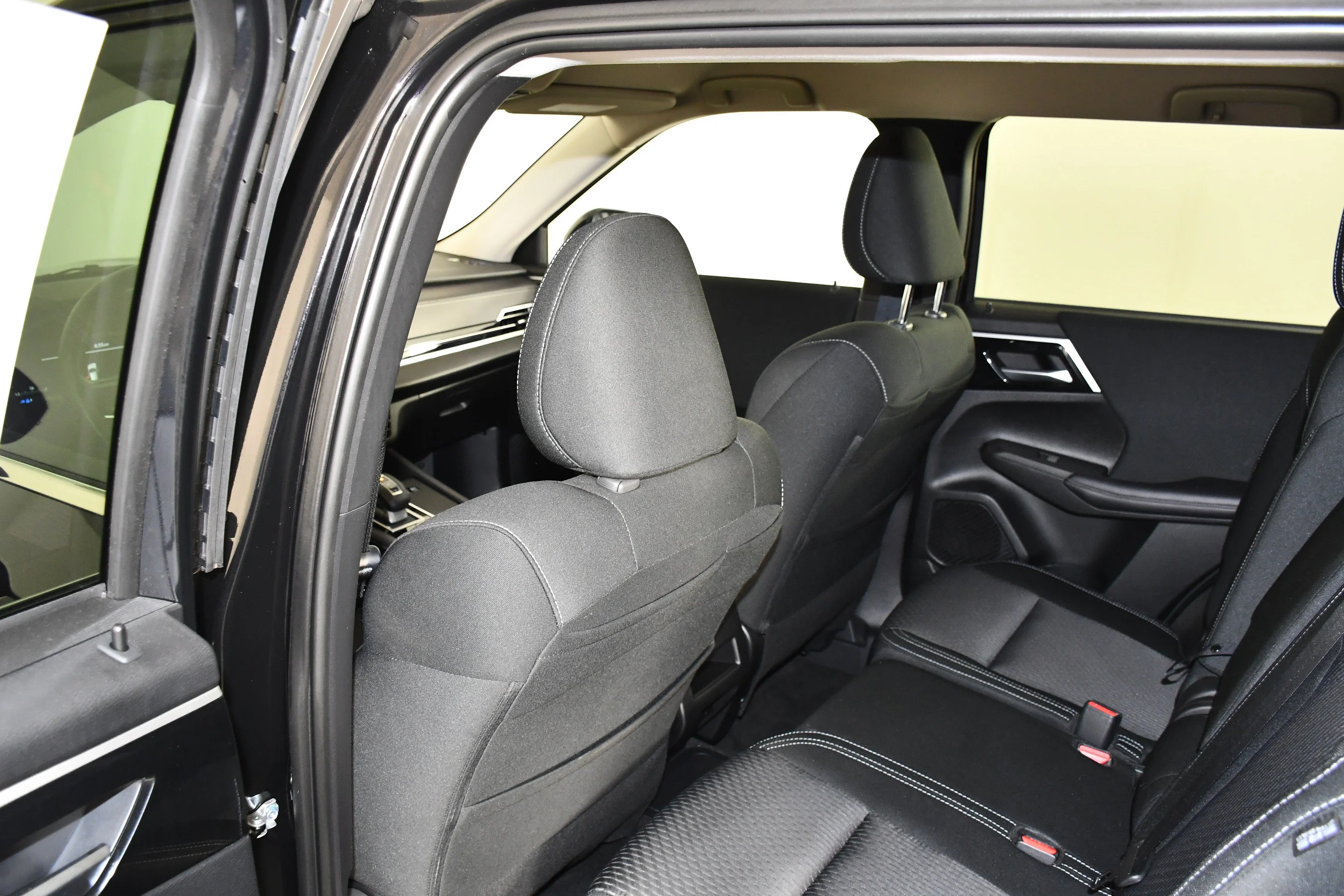Certified Used 2025 Labrador Black Pearl Mitsubishi ES image 45