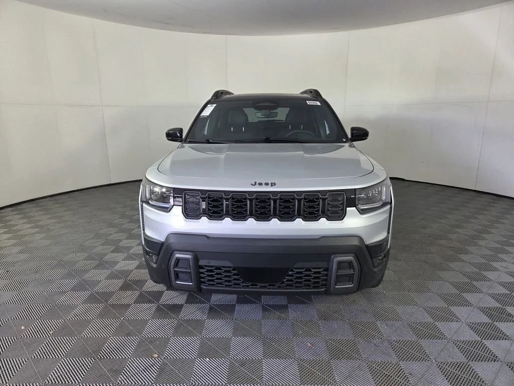 New 2026 Silver Zynith Clear-Coat Exterior Paint Jeep Overland image 3