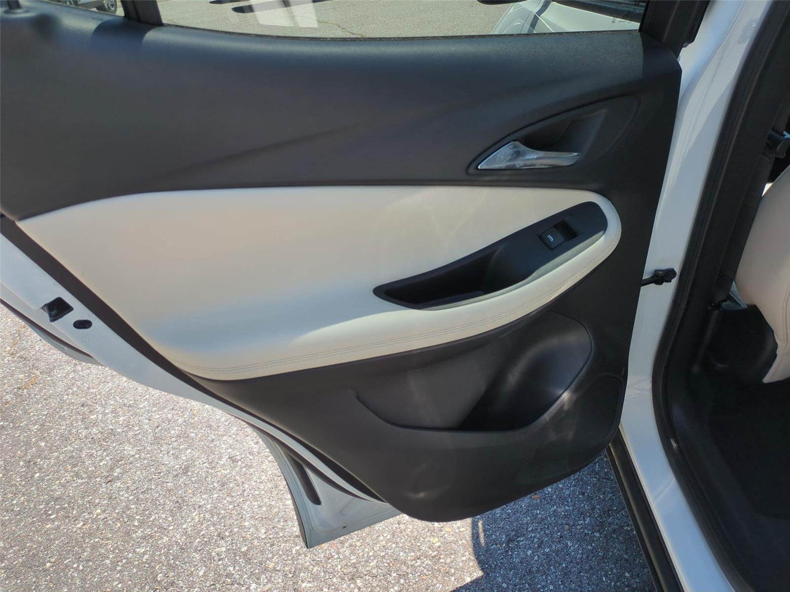 Used 2023 Summit White Buick Select image 30