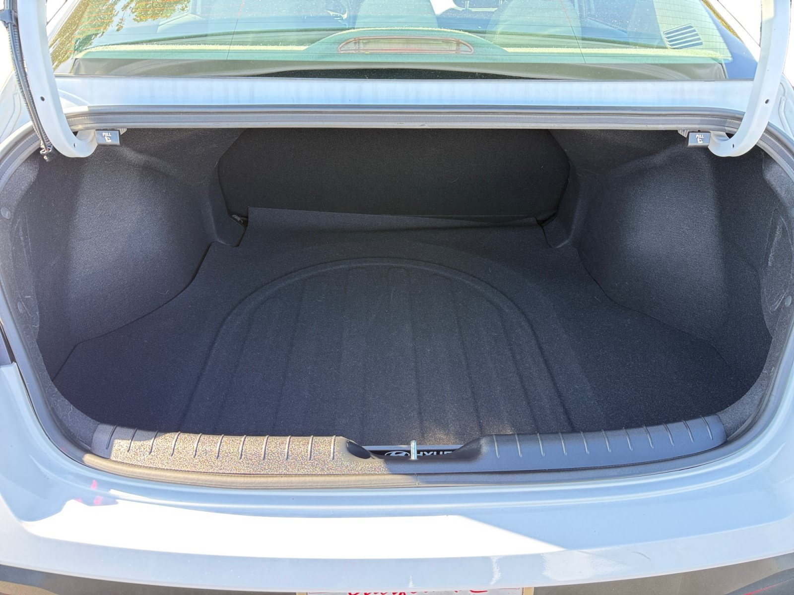 Certified Used 2025 White Hyundai SE image 17