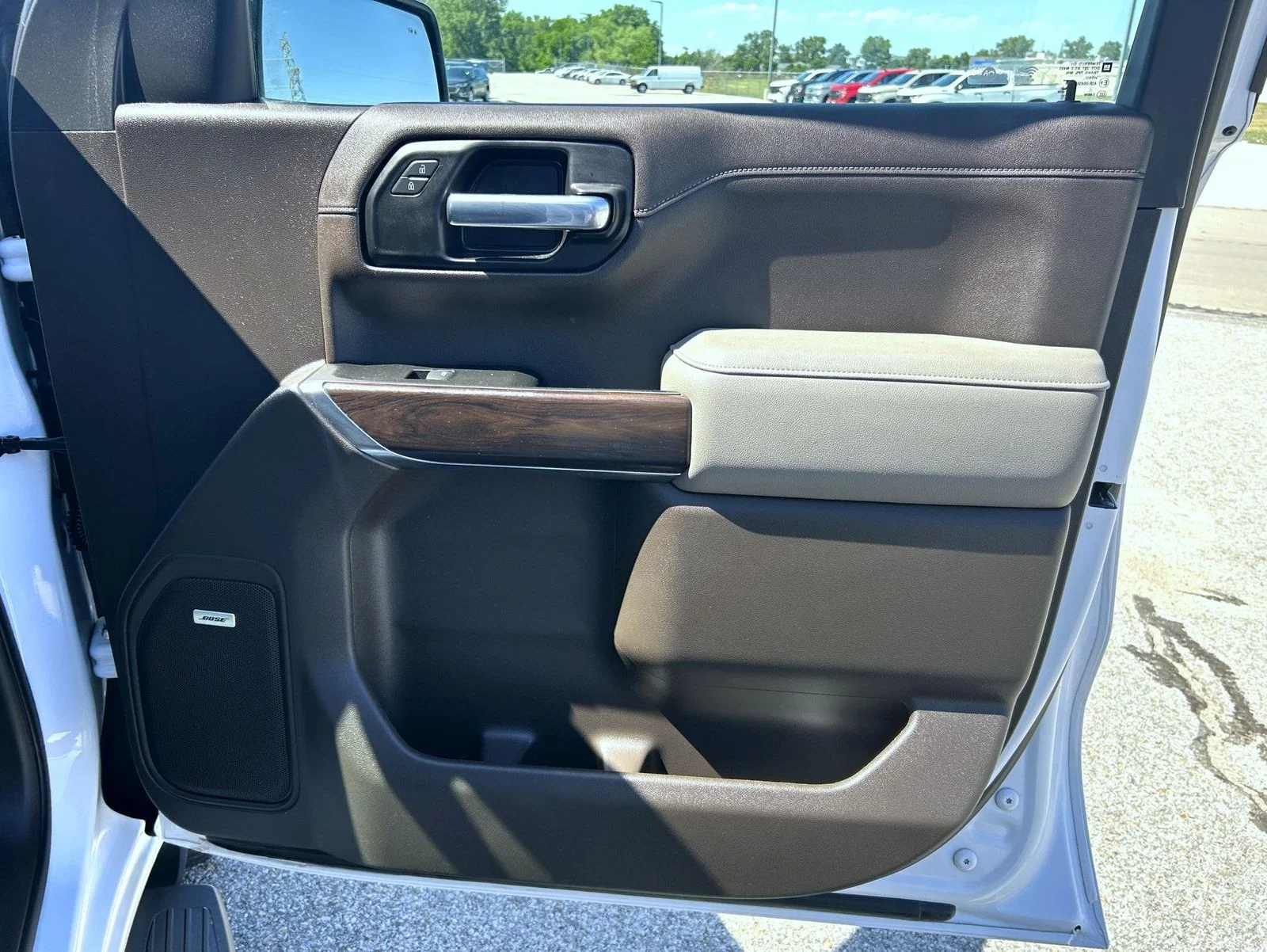 Certified Used 2022 White GMC SLT image 15