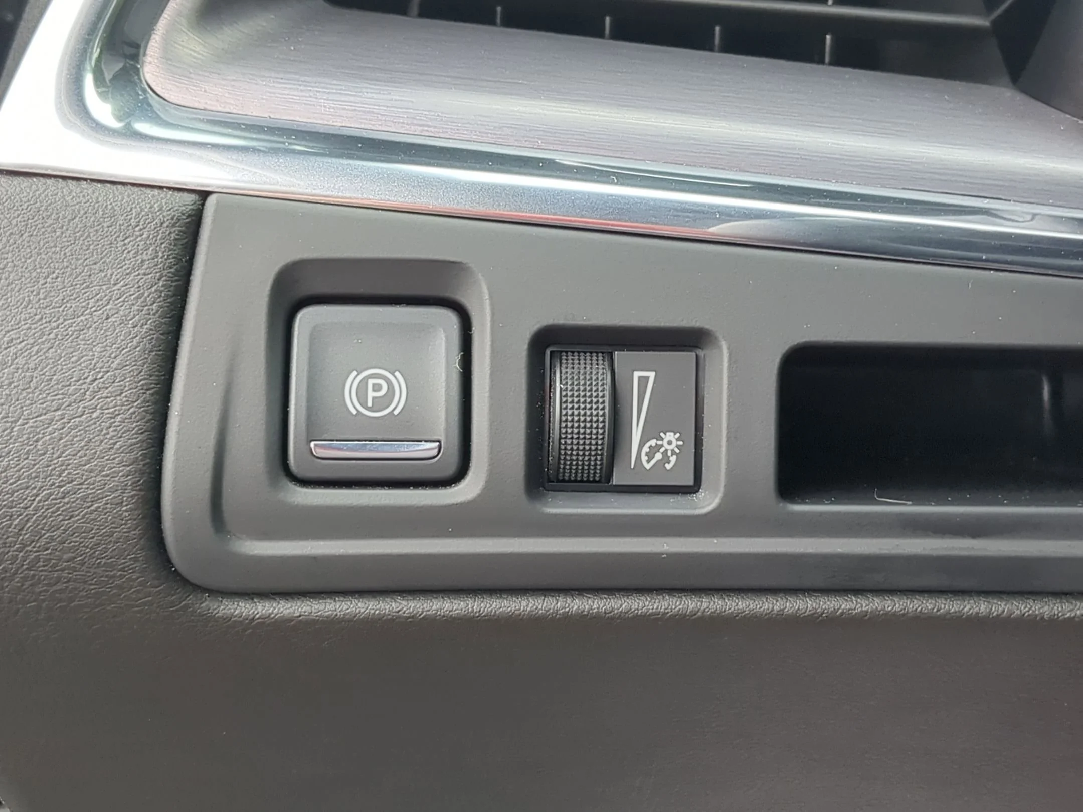 Used 2021 Stellar Black Metallic Cadillac AWD Luxury image 16