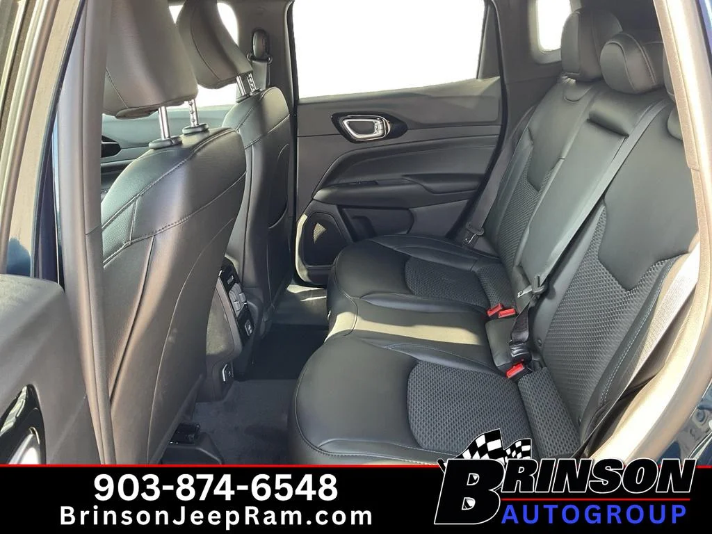 New 2026 Fathom Blue Pearl Coat Jeep Latitude Altitude image 8