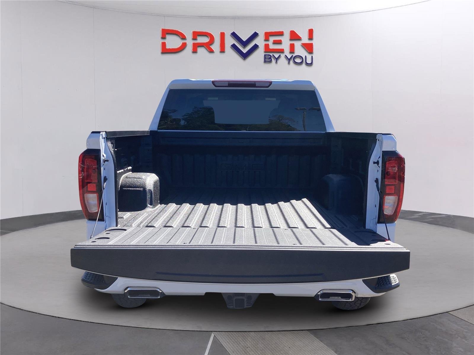 New 2026 Summit White GMC Elevation image 32