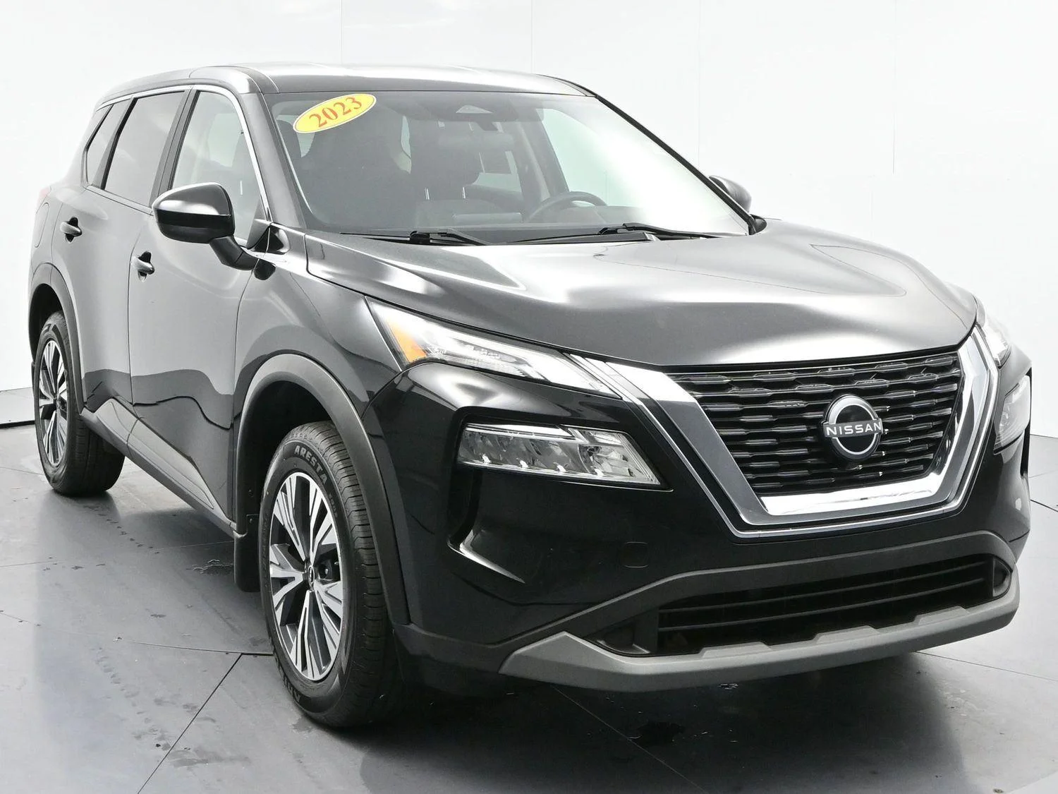 Used 2023 Super Black Nissan SV image 2