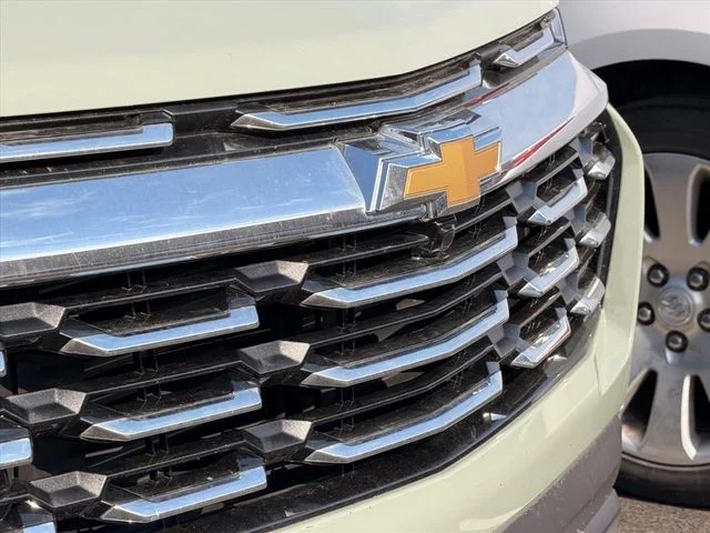 Used 2025 Green Chevrolet LT image 11