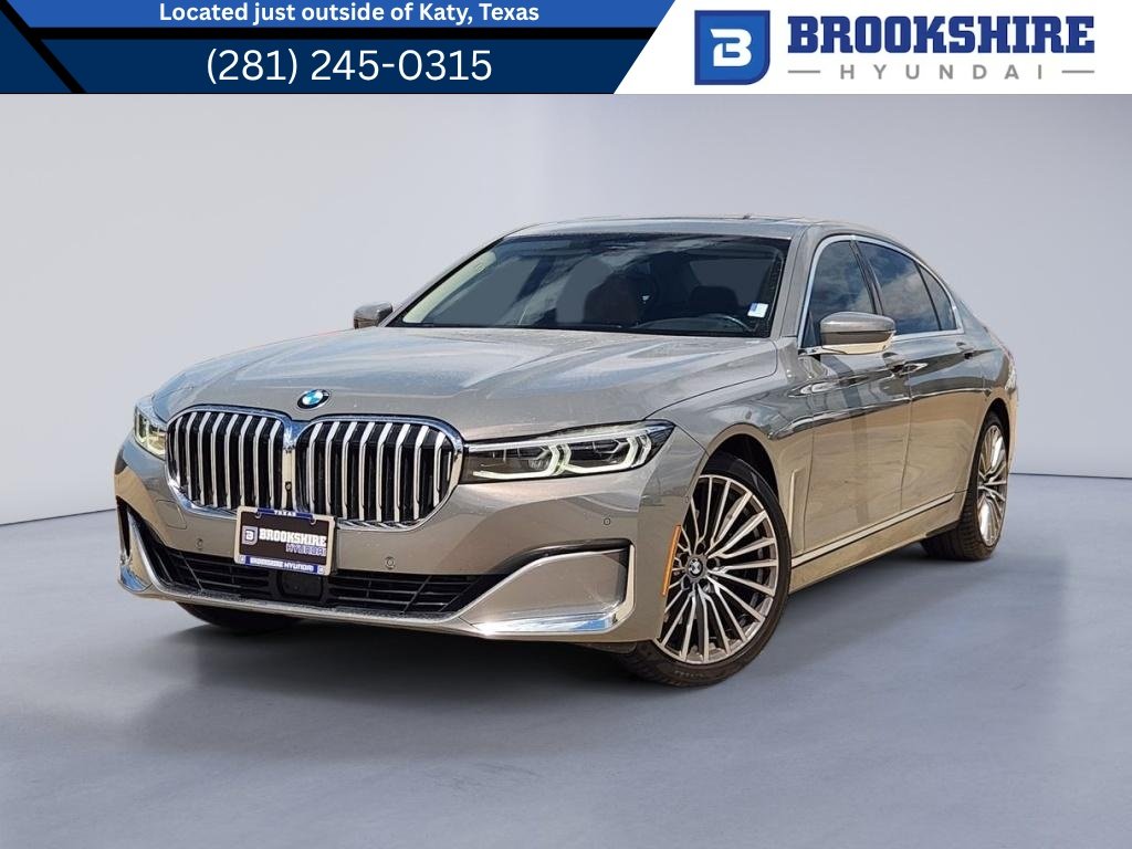 Used 2022 Bernina Grey Amber Effect Metallic BMW 740i image 1