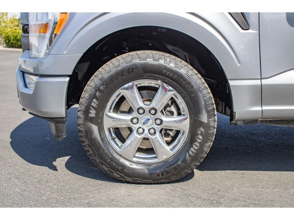 Used 2021 ICONIC SILVER METALLIC Ford XL image 5