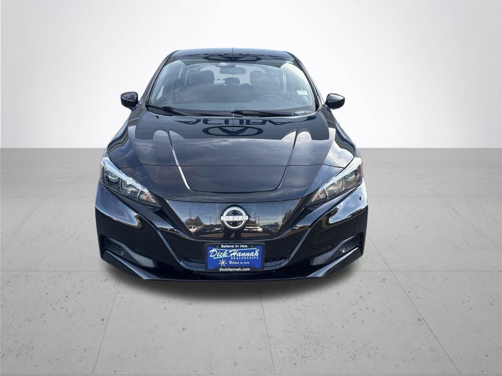 Used 2023 Super Black Nissan S image 3