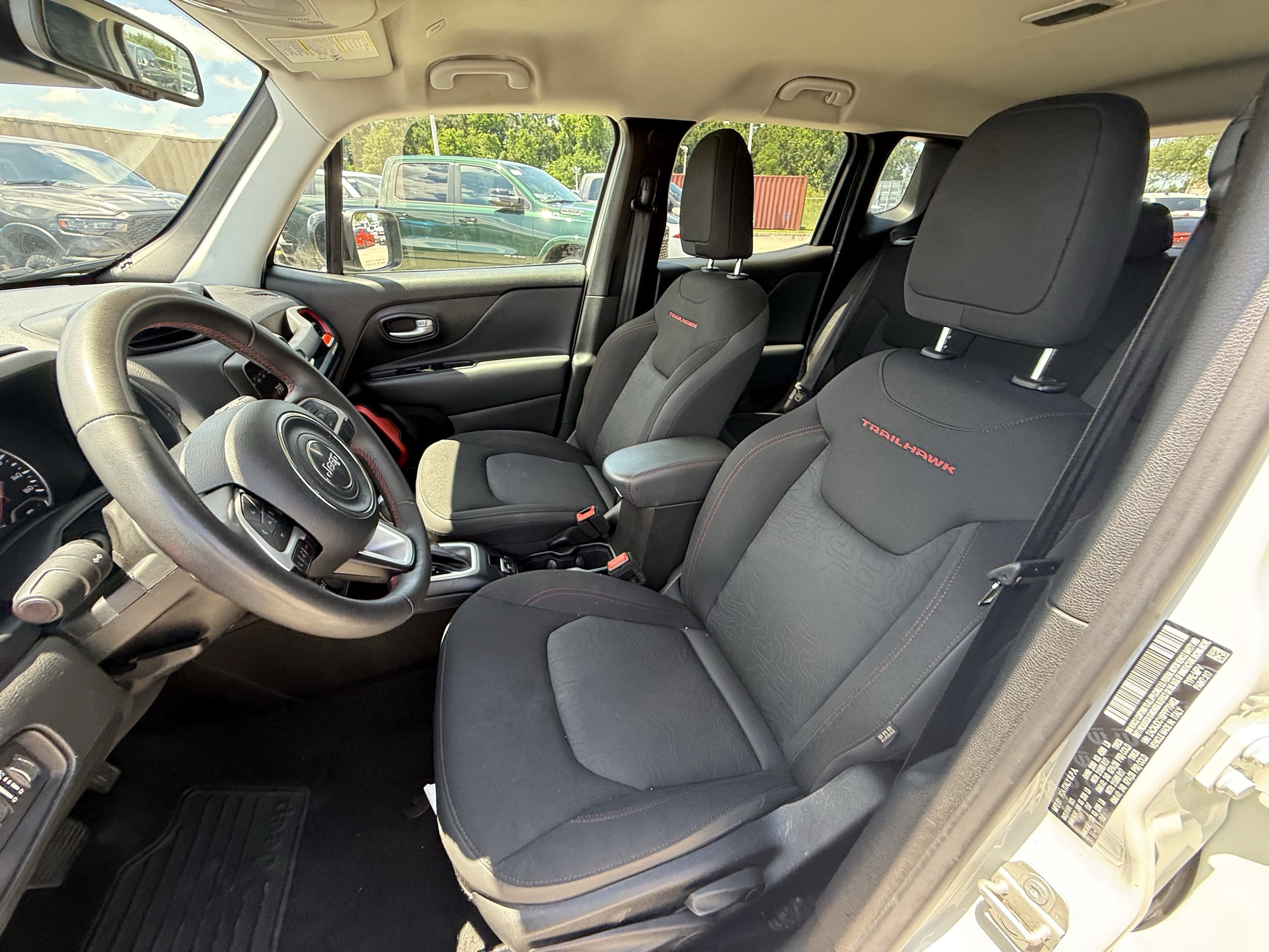 Used 2023 Alpine White Clearcoat Jeep Trailhawk image 28