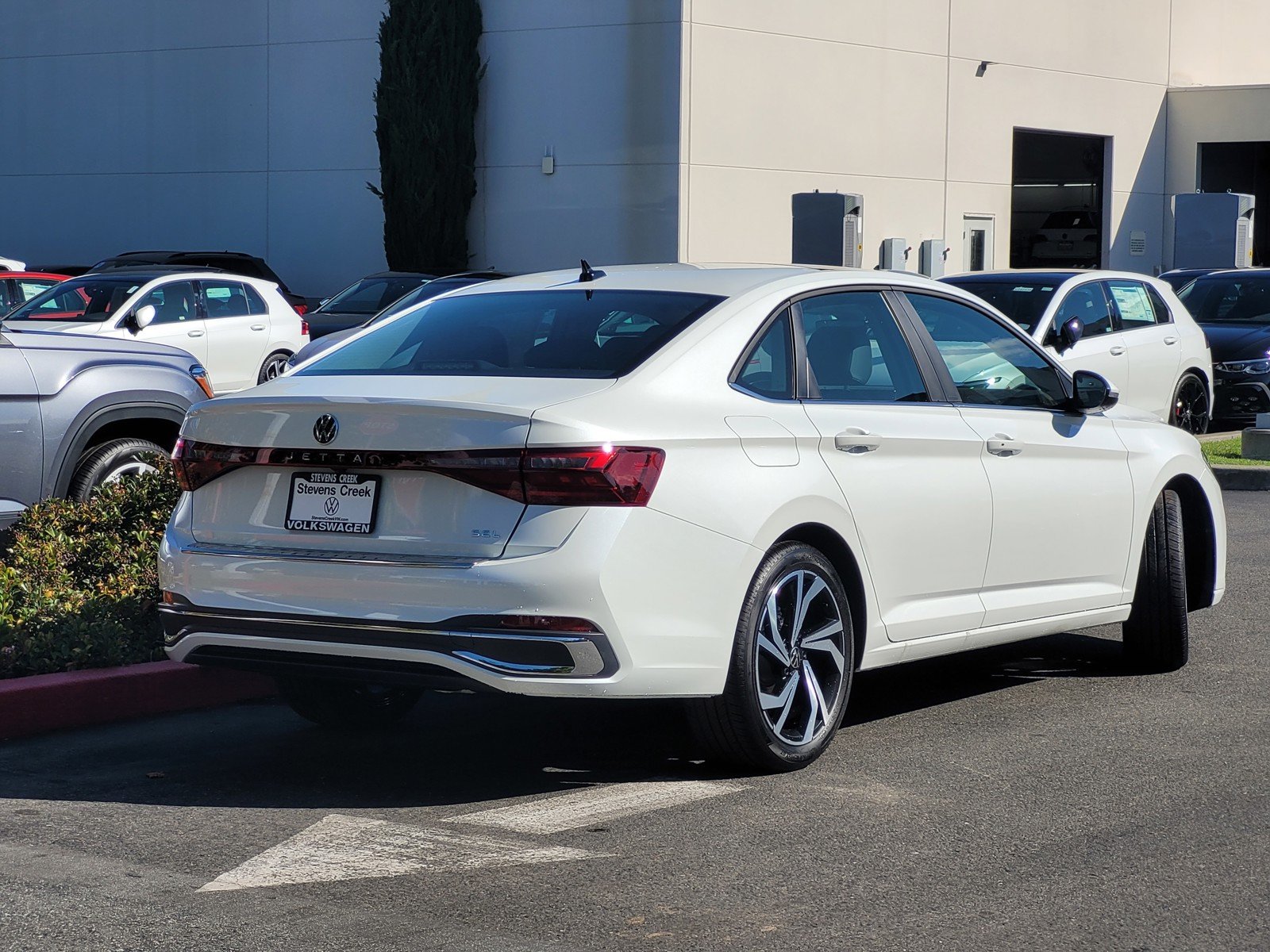 2025 Volkswagen Jetta SEL - Photo 4