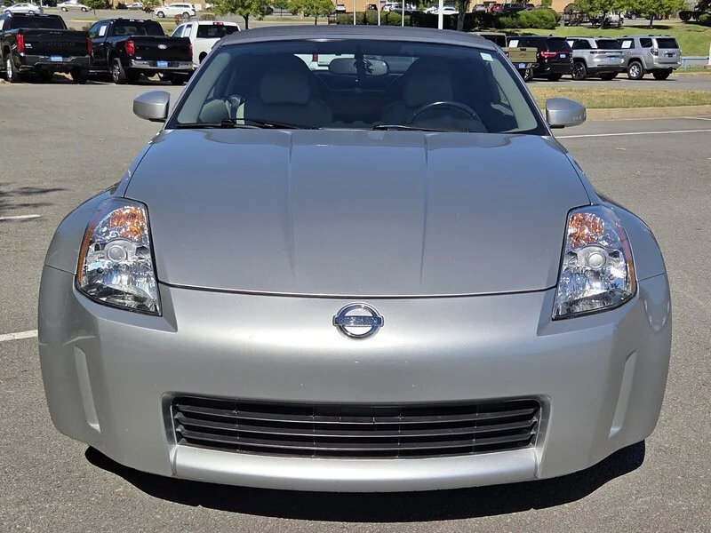 Used 2005 Chrome Silver Metallic NISSAN TOURING image 5