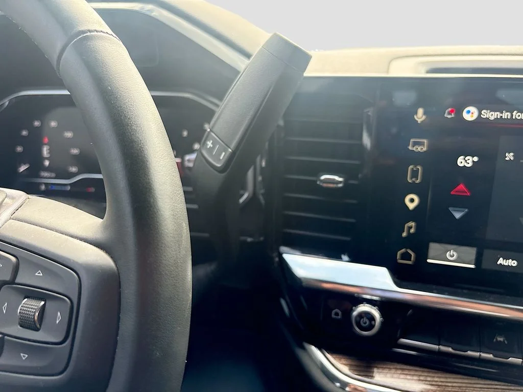 Used 2025 Onyx Black GMC Elevation image 17