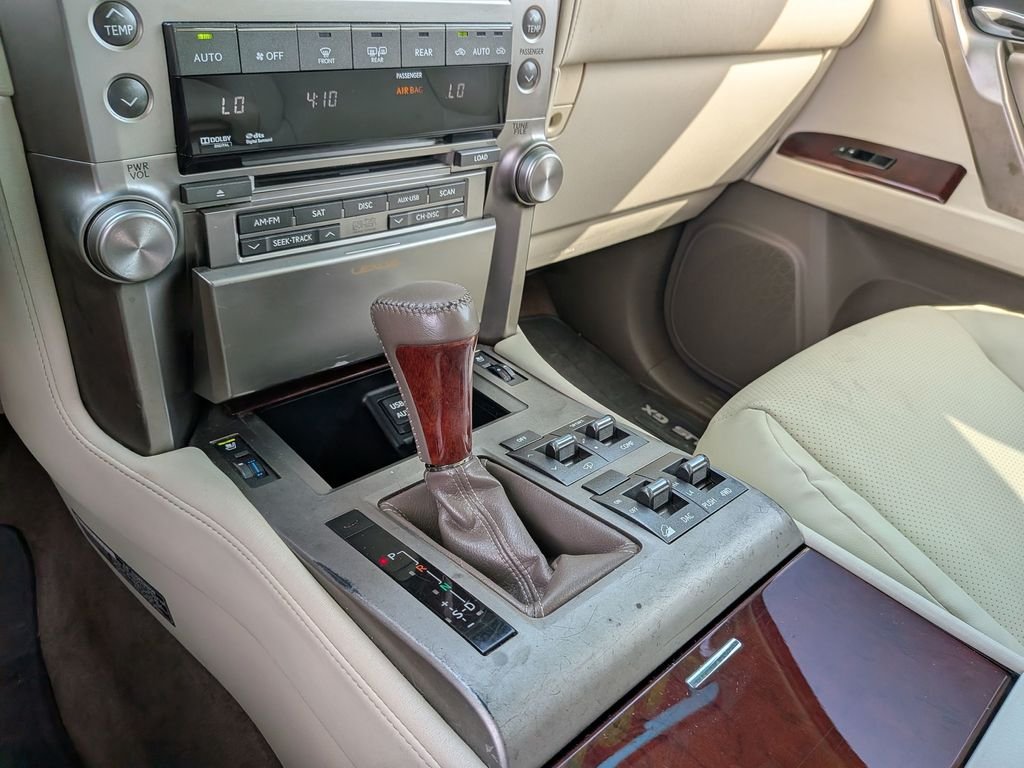 Used 2010 White Lexus 460 Premium image 23