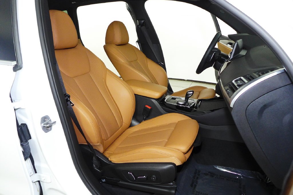 Used 2024 Alpine White BMW sDrive30i image 19