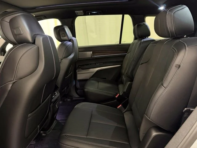 2027 Cadillac VISTIQ Sport - Photo 23