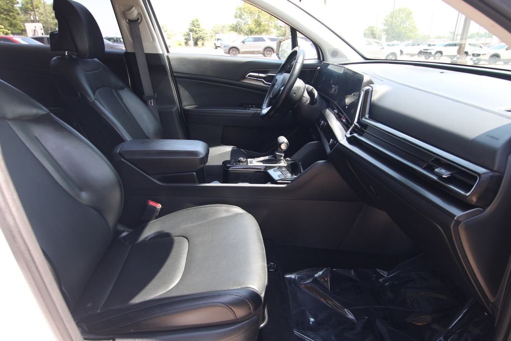 Used 2024 White Kia EX image 8
