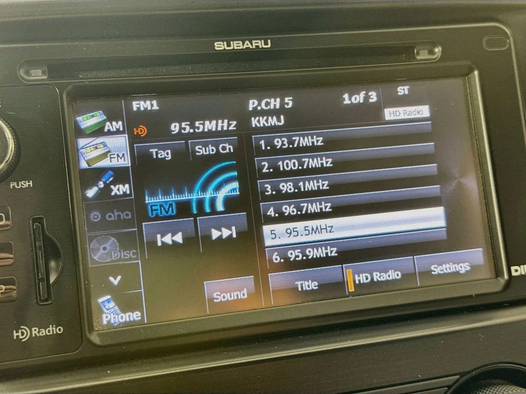 Used 2015 White Subaru 2.5i Touring image 17
