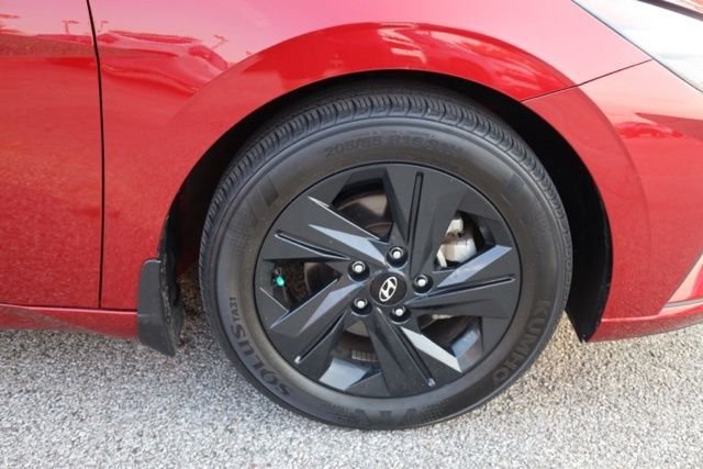 Used 2023 Red Hyundai SEL image 15