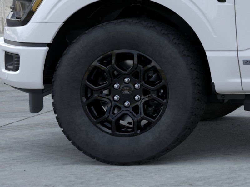 New 2026 Oxford White Ford XLT image 19