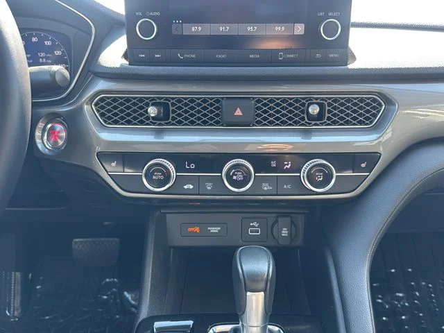 Used 2023 White Acura  image 21