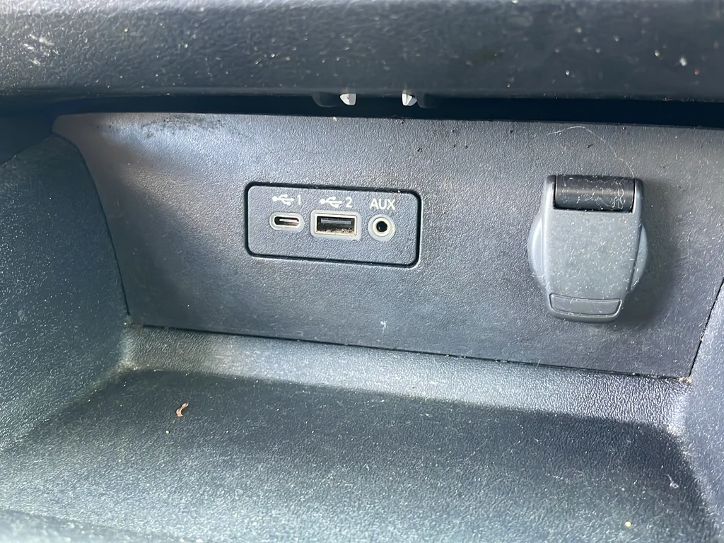 Used 2019 White Nissan 2.5 S image 30