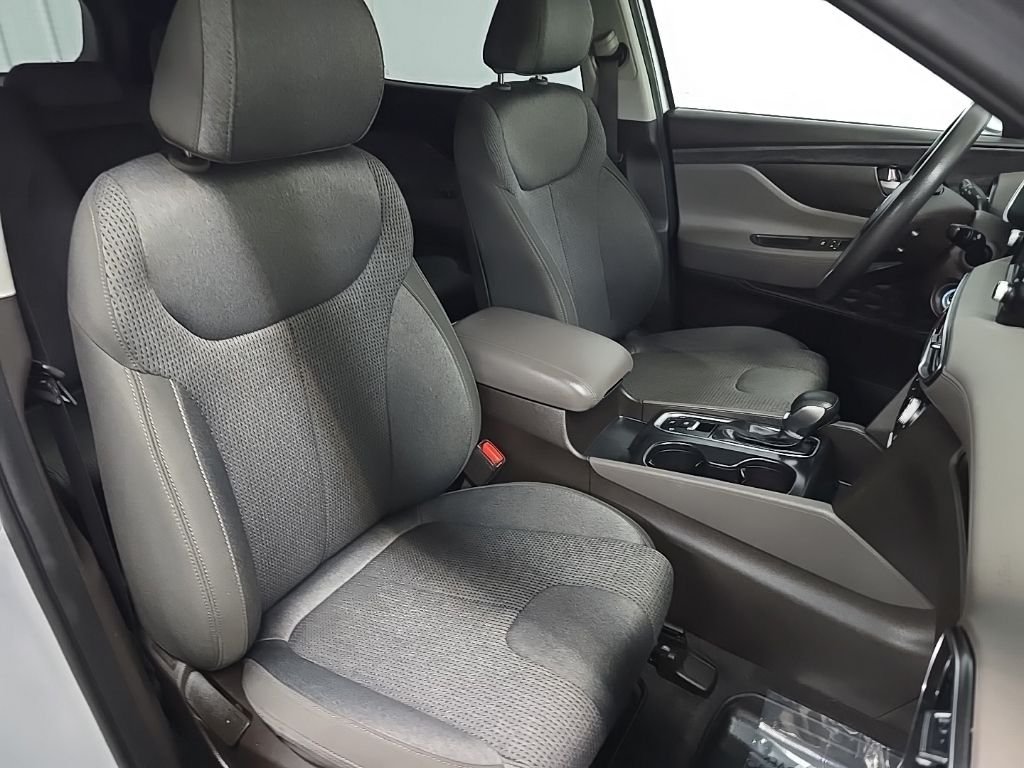 Used 2019 Silver Hyundai SE image 14