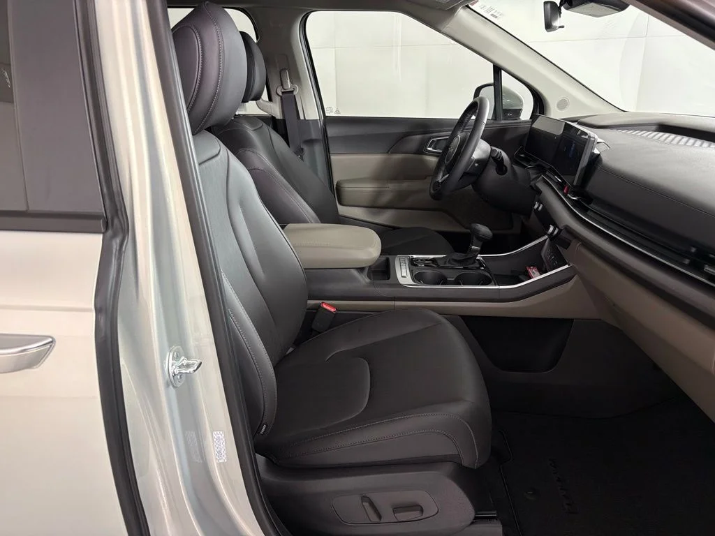 New 2026 White Kia EX image 47