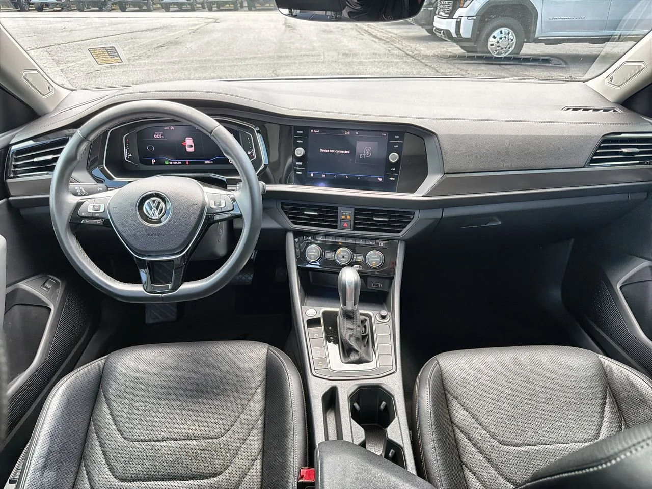 Used 2019 White Volkswagen 1.4T SEL Premium image 17