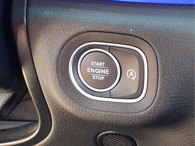 Used 2022 Silver Mercedes-Benz 4MATIC® image 13
