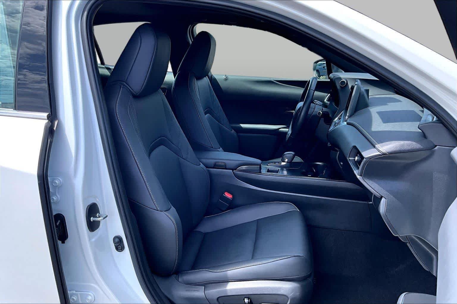 Certified Used 2025 Eminent White Pearl Lexus  image 8