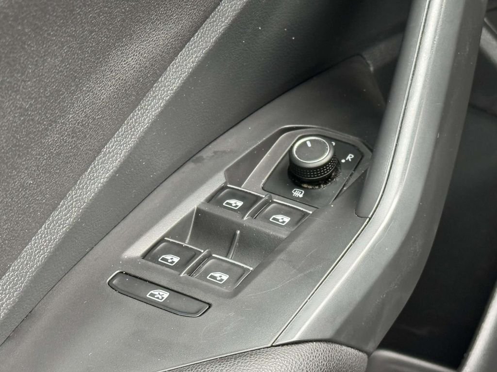 2021 Volkswagen Jetta SE - Photo 27