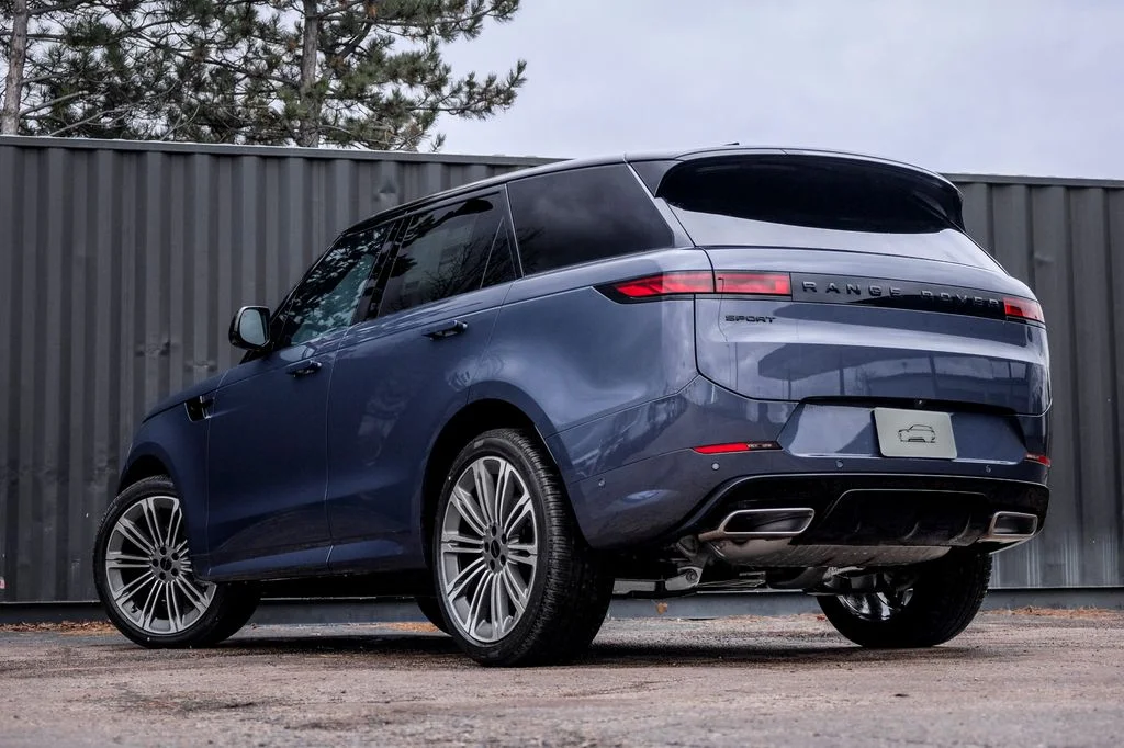 New 2026 Varesine Blue Land Rover Dynamic SE image 2