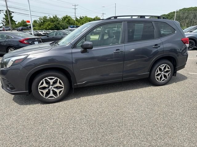 Used 2023 Gray Metallic Subaru Premium image 10
