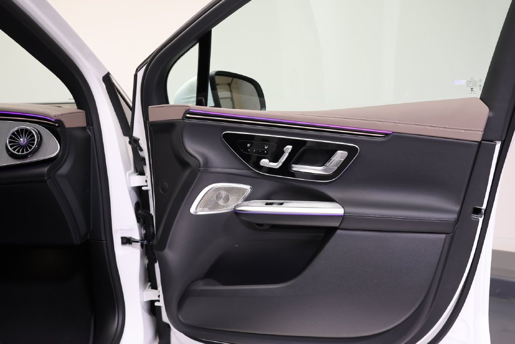 New 2027  Mercedes-Benz 320 SUV image 45