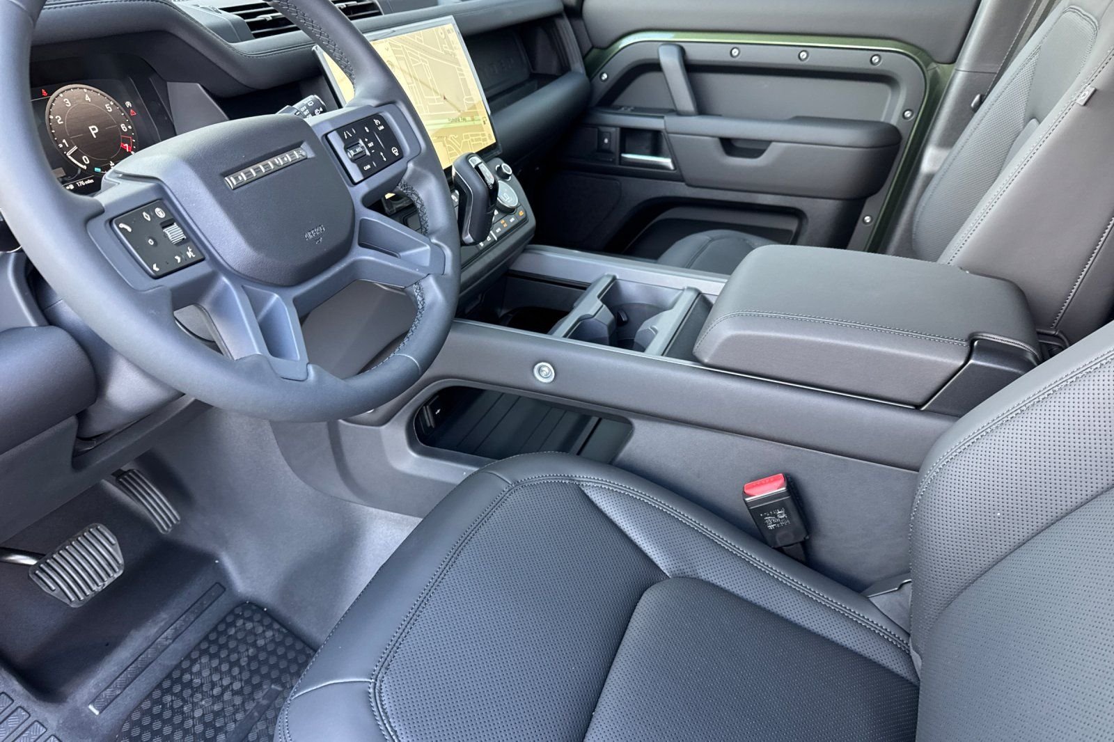 New 2026 Woolstone Green Land Rover S image 9